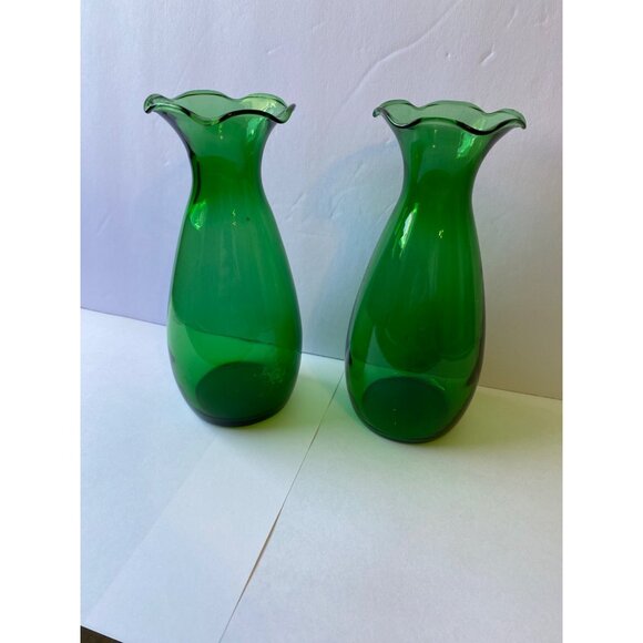 Set Of 2 Anchor Hocking Green Glass Vases With Wavy Rims - Picture 1 of 11